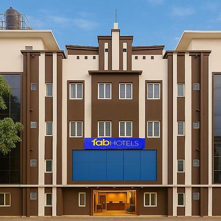 העיר בנגלור Fabhotel Rms Comforts - Nr Yeshwantpur Railway Station מראה חיצוני תמונה